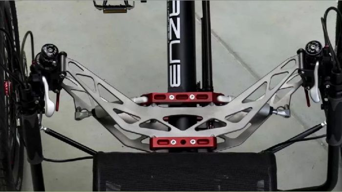 AZUB Tri-Fly front suspension above view